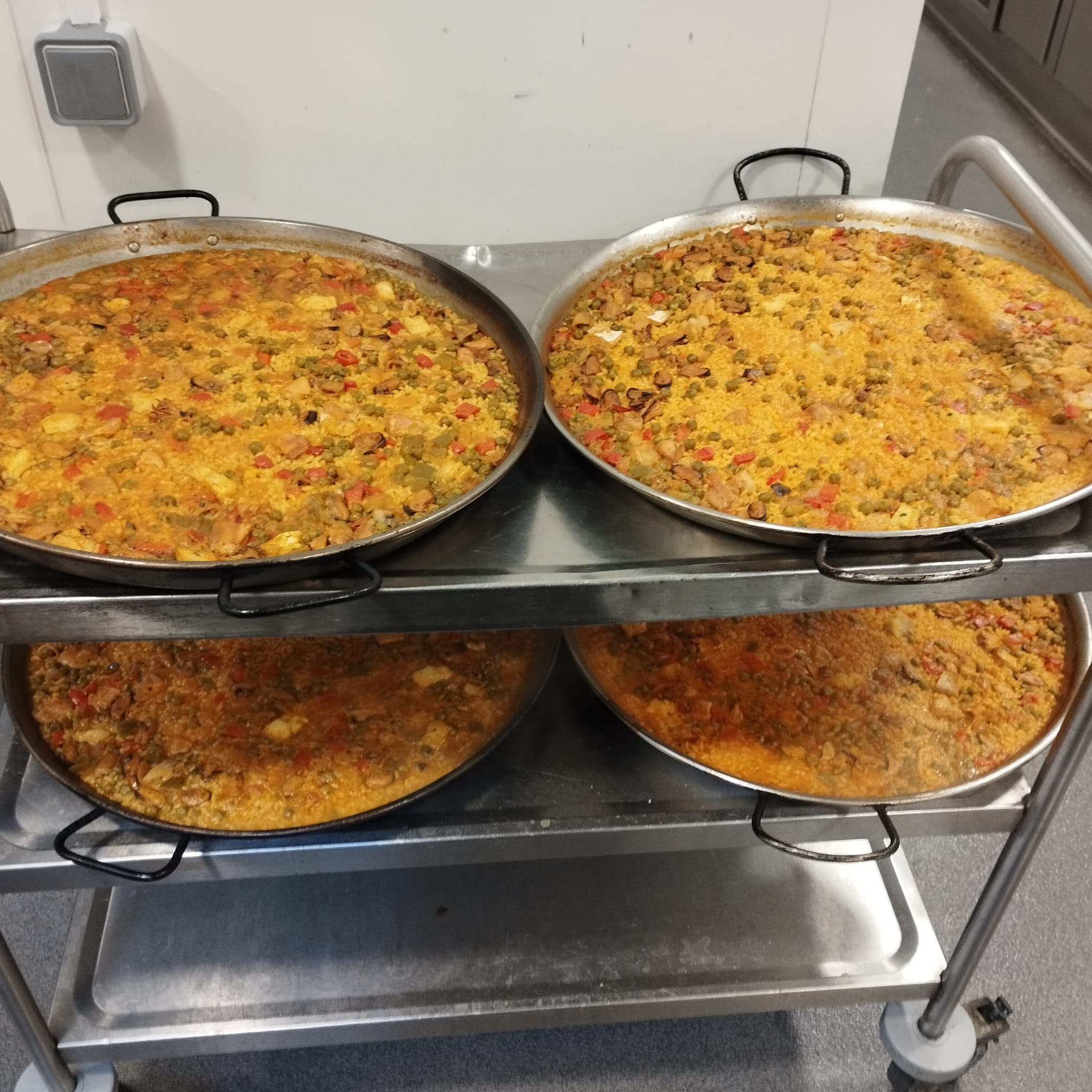 Barbacoas, paellas y más para tus eventos catering a medida menú para eventos